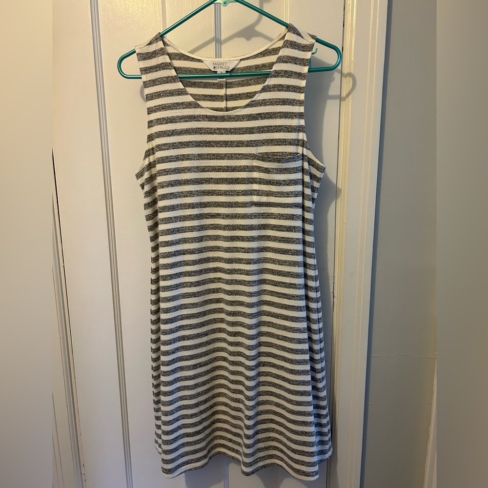 Gray and white heathered sleeveless dress with pocket, worn once, size M